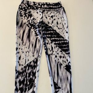 Mono B work out legging.